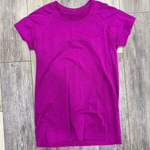 Lululemon Athletica Fuchsia Short Sleeve Top